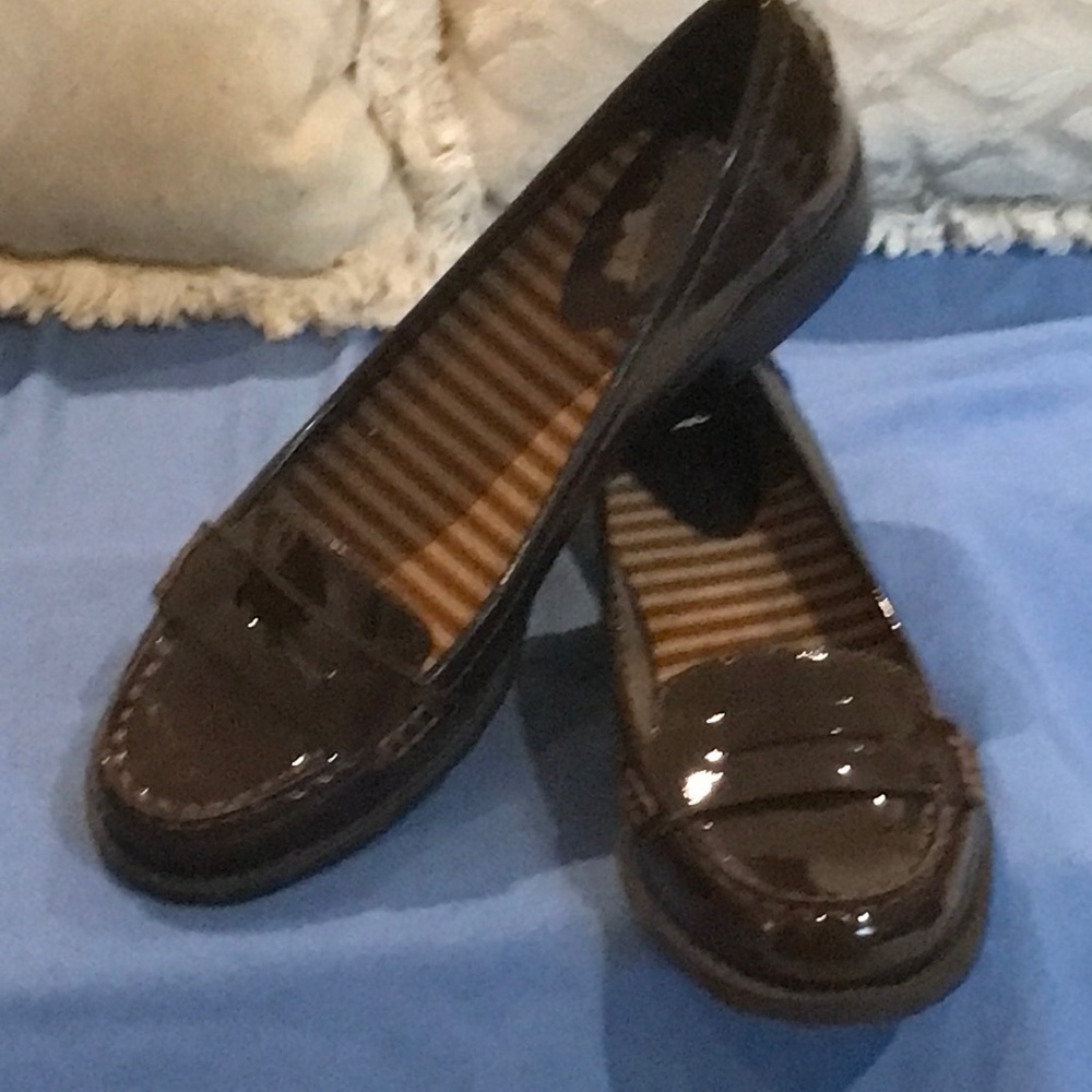 GIANNI BINI BROWN PATENT LOAFERS SZ 9 1/2